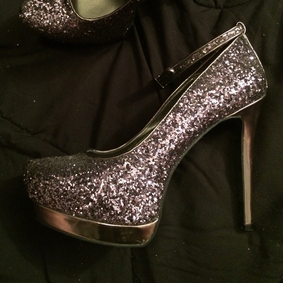 Mossimo sparkly high heels - Picture 4 of 4
