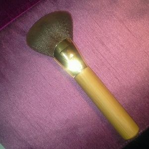 TARTE contour brush