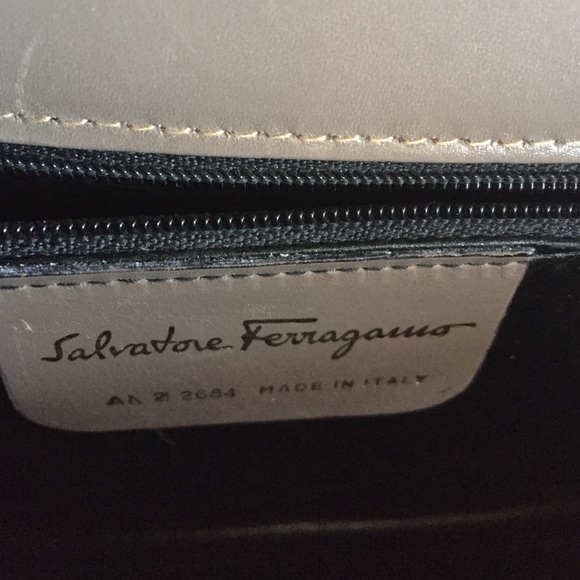 Ferragamo purse - Picture 2 of 4