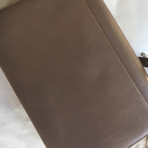 Ferragamo purse - Picture 4 of 4