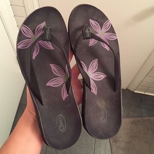 Chaco flip flops 9