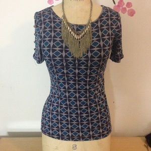 Pretty blue pattern top