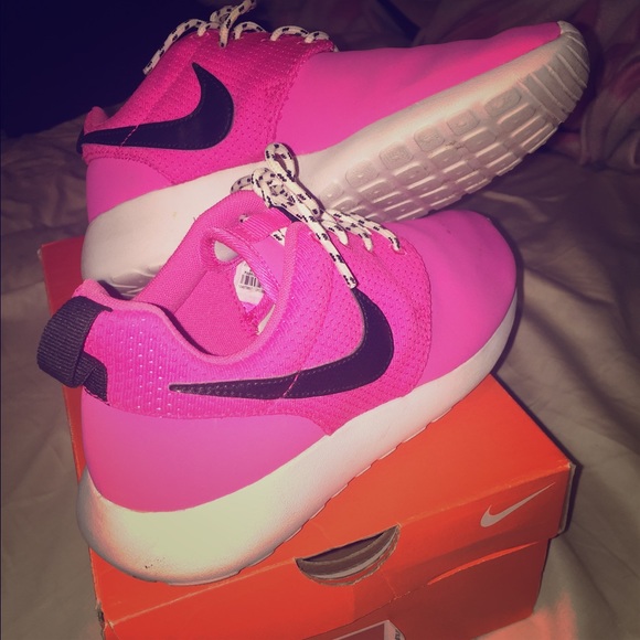 Pink roshe runs!:)