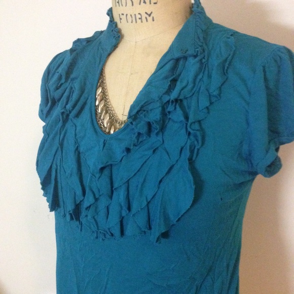 Cute blue top