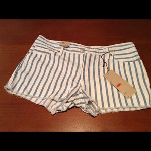 (Levi's) Cut Off shorts