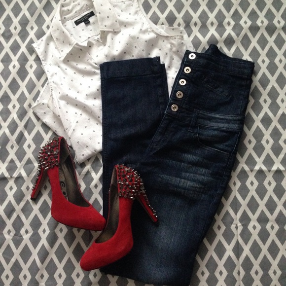 High waisted jeans