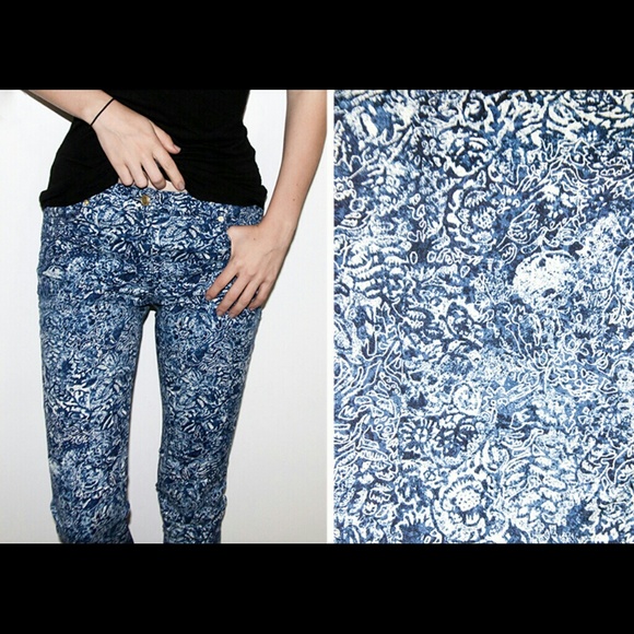 H&M Size:4 Navy Blue and White Paisley pants