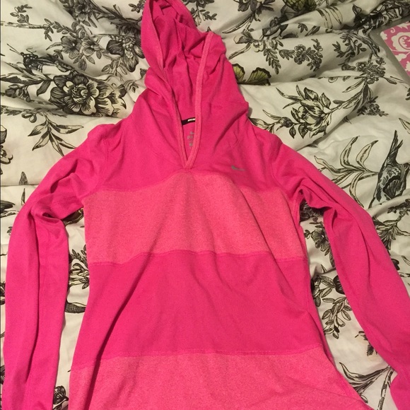 NIKE DRI FIT SHIRT