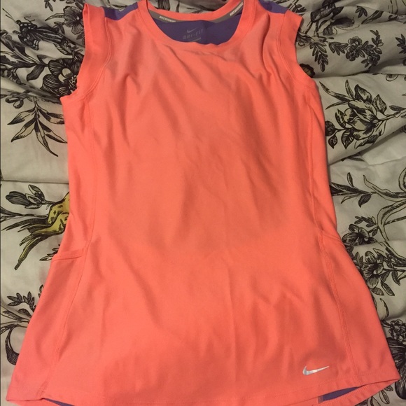NIKE RUNNING TANK WITH ATTACHED PULLOVER