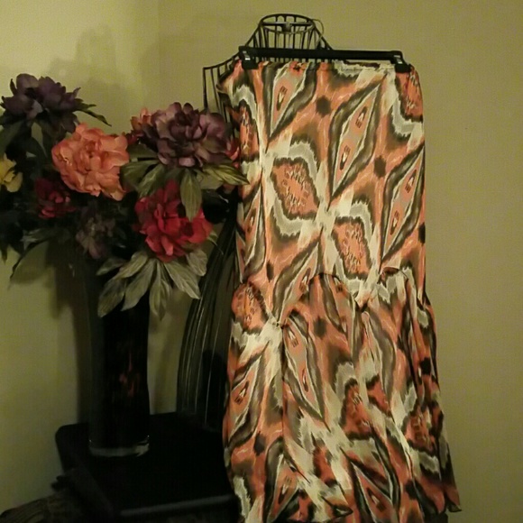 SOLD Beautiful flowing skirt.