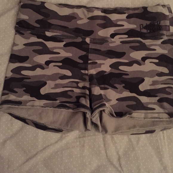 VS PINK camo yoga shorts!