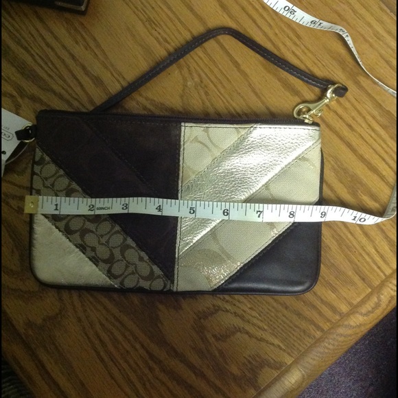 Coach Patchwork Large Flat wristlet clutch. NEW! - Picture 4 of 4