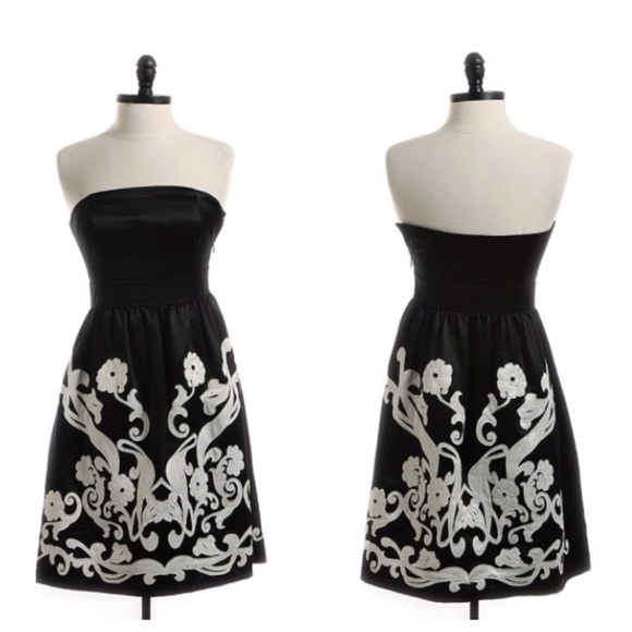 White House Black Market Dresses & Skirts - White House Black Market Blk/Wht Floral Dress