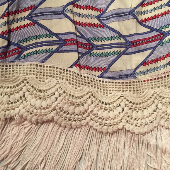 Cute tribal crop tank - Picture 3 of 3