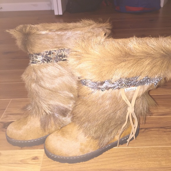 Fur boots