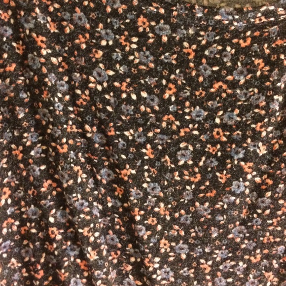 Floral cropped tank - Picture 2 of 2