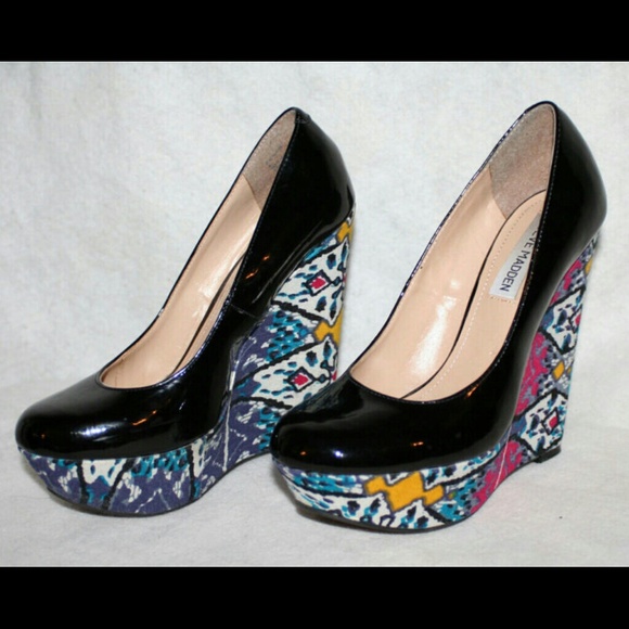 NEW Steve Madden size: 7 1/2 P-Gavon Wedges