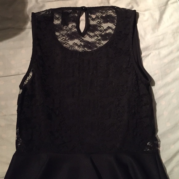 NWOT black back lace peplum - Picture 2 of 3