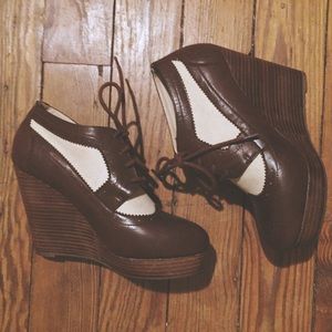 Retro-Style Wedges