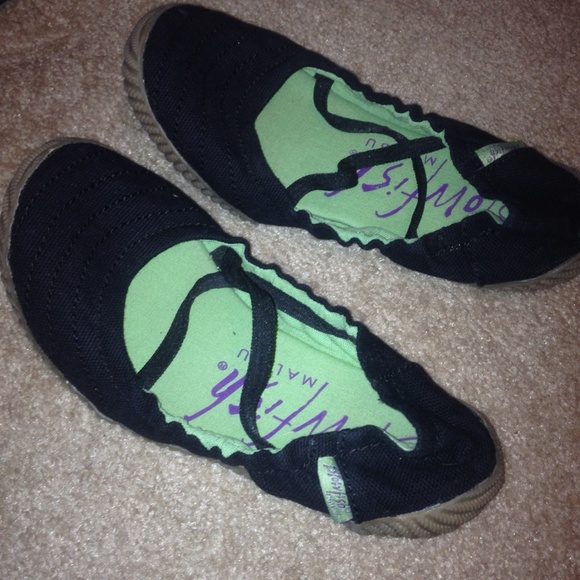 Black shoes