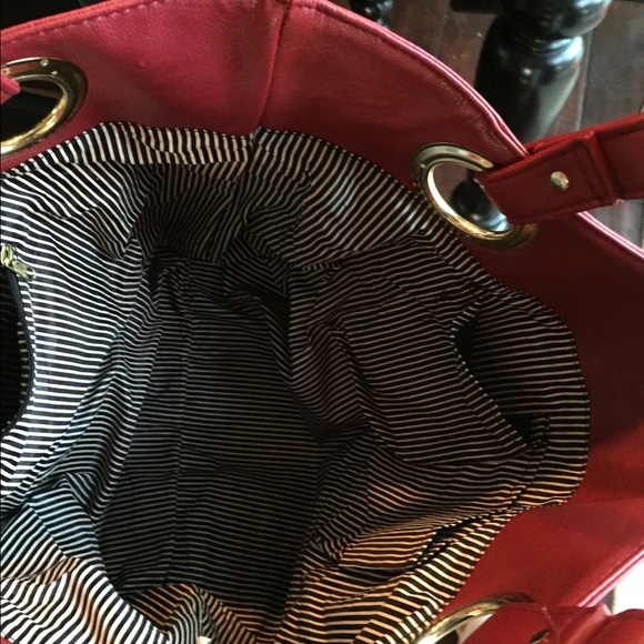 Red handbag - Picture 3 of 3