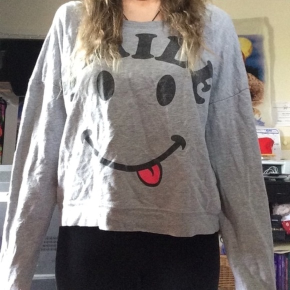 *SOLD*cute smiley shirt!