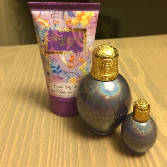 Wonderstruck by Taylor Swift lotion & perfume