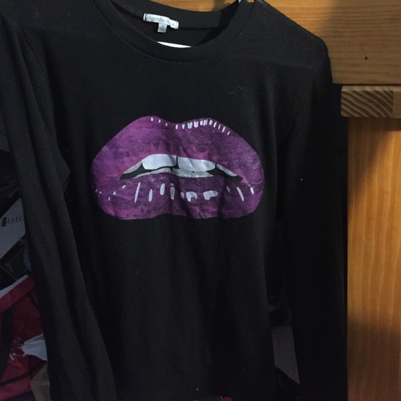 Purple lips sweater
