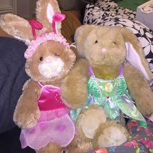 Build a bear workshop set of bunnies with clothes