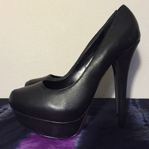 Steve Madden platform pump