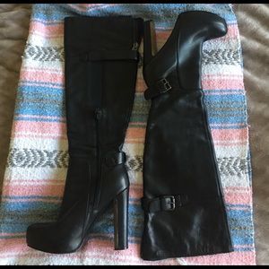 Guess boots