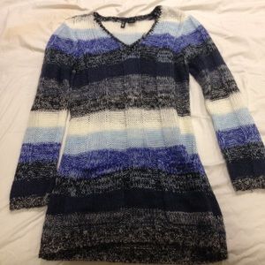 Long black, blue and white sweater with pockets