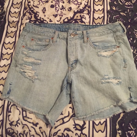 size 8 American Eagle shorts