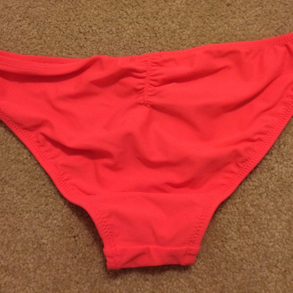 Bikini Set - Picture 2 of 2