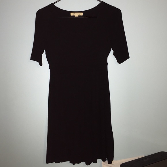 Plain, but cute black dress - Picture 1 of 4