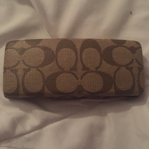 ♡ Coach Sunglasses Case ♡