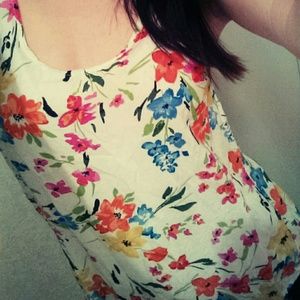 ?Floral Tank-Top!