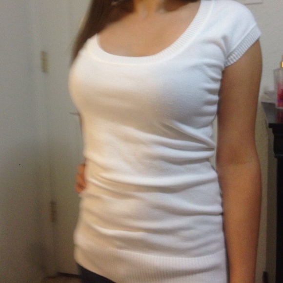 White round neck sweater t shirt (long & designed)