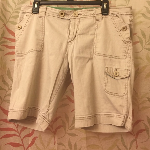 Khaki Bermuda shorts