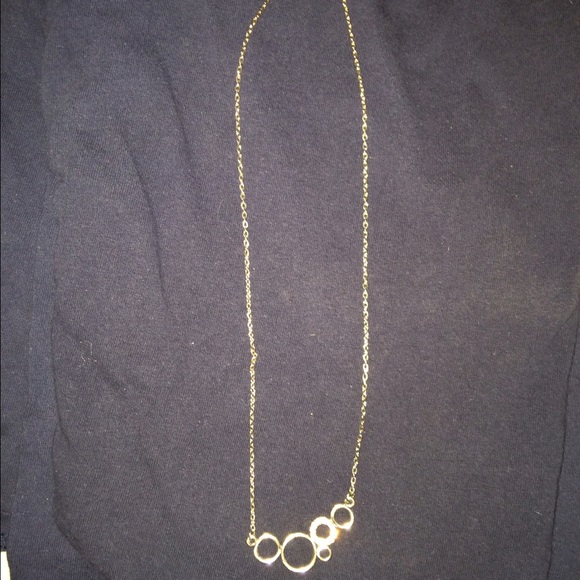 Long necklace with circles