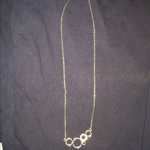 Long necklace with circles
