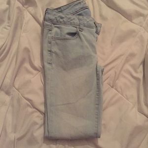 Light Wash Super Skinny Jegging