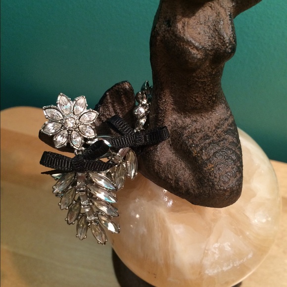 Betsey Johnson drop earrings