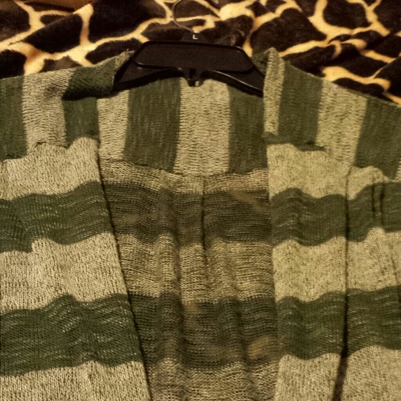 Fun & Cute Green Stripe Cardigan - Picture 3 of 4