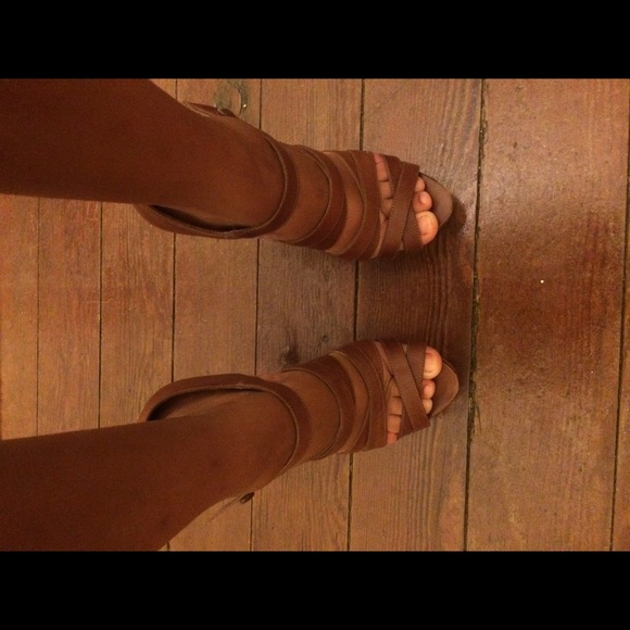 Aldo brown leather heels