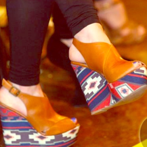 Aztec Print Wedges | Steve Madden