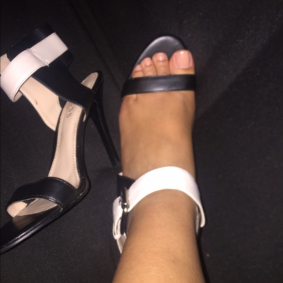 Guess Ankle Strap Heels Black/Nude