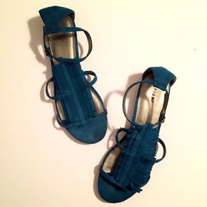 Turquoise strappy sandals with fringe