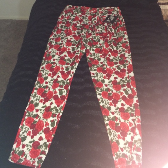 MARILYN MONROE PANTS.