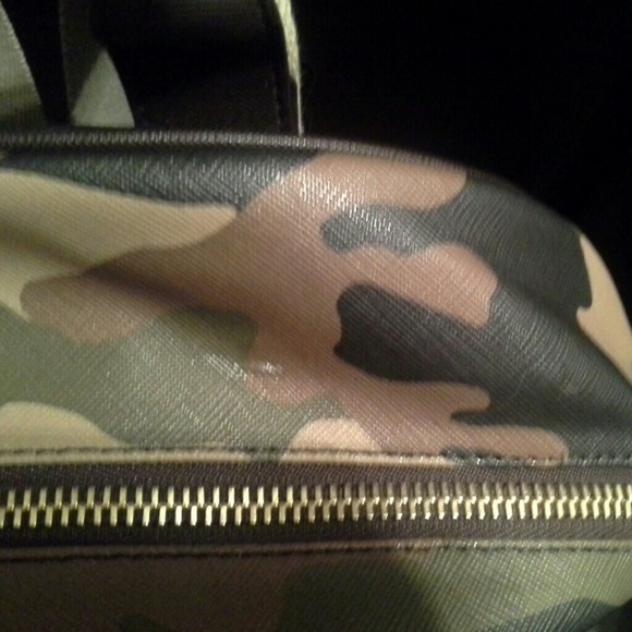 MICHAEL KORS CAMO BACKPACK - Picture 2 of 4